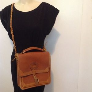 Vintage Dooney and bourke satchel/purse